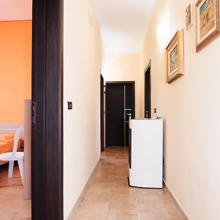 Maila - Accogliente Con Giardino Privato In Salento Latiano
